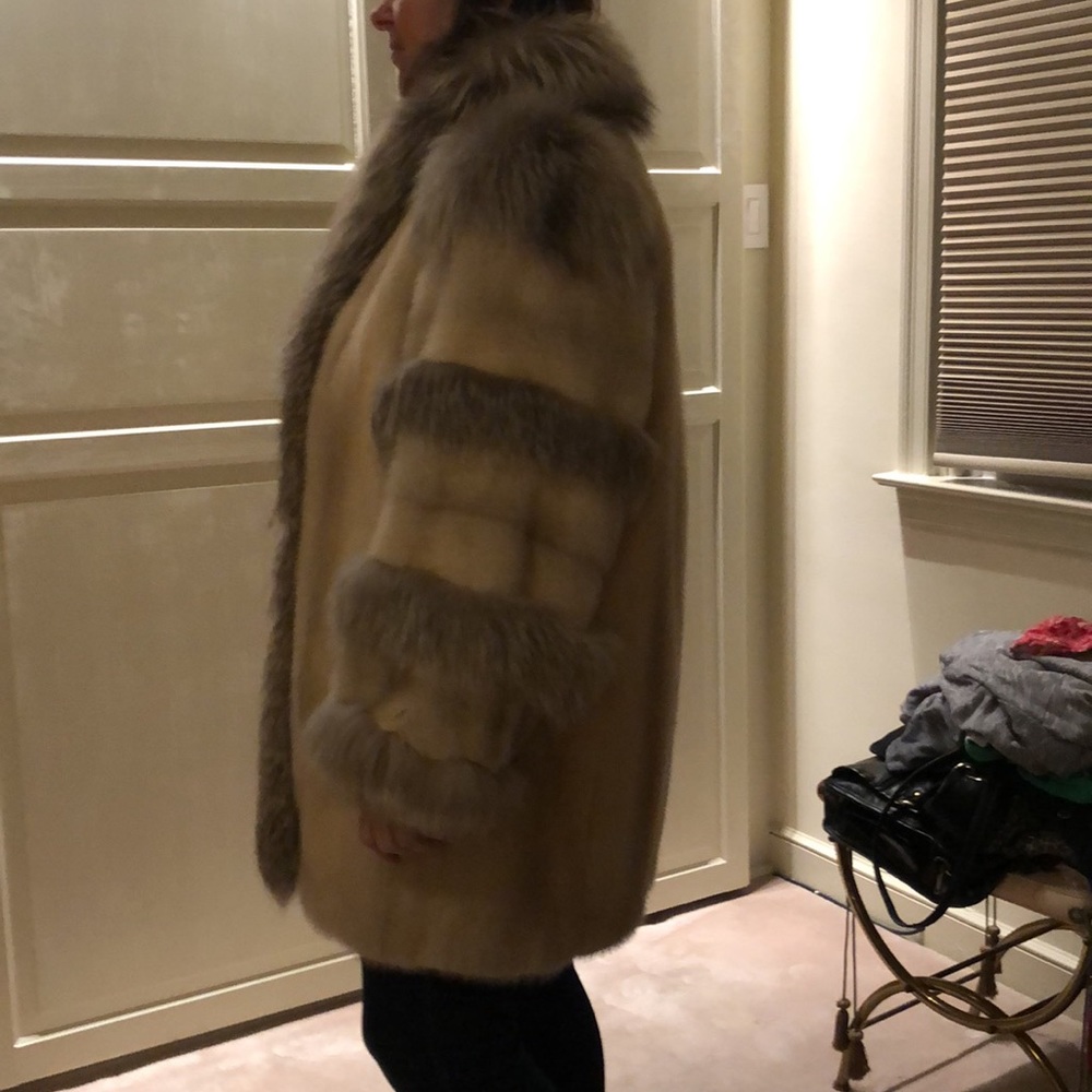 Mink & Fox 🦊 Fur Coat - Picture 9 of 13